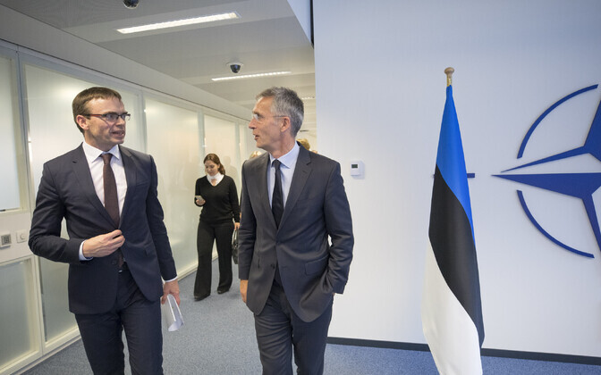 Eesti välisminister Sven Mikser NATO peasekretäri Jens Stoltenbergiga kohtumas.