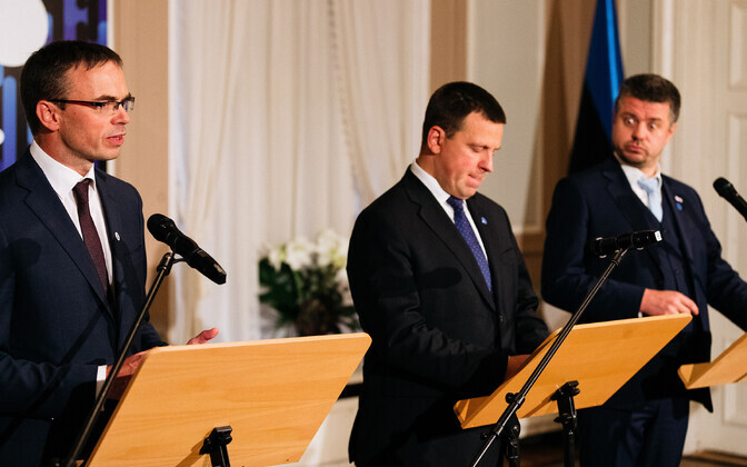 Jüri Ratasele meenutas 14. märtsi valitsuse pressikonverents 2018. aasta 15. novembri pressikonverentsi, kus Urmas Reinsalu ja Sven Mikser vahetasid samuti tuliseid repliike.