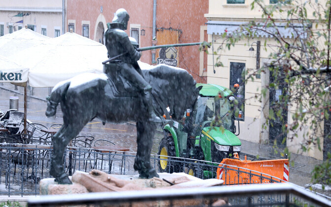 Horvaatias sadas lumu maha