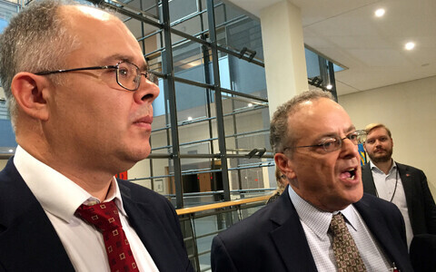 Danske Banki vilepuhuja Howard Wilkinson ja tema advokaat Stephen Kohn.