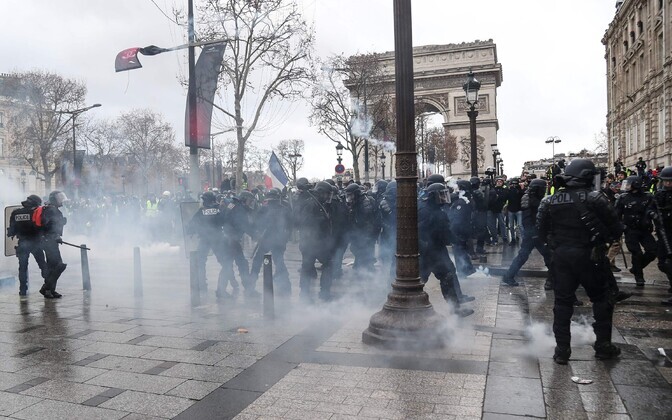 Протесты в Париже 8 декабря