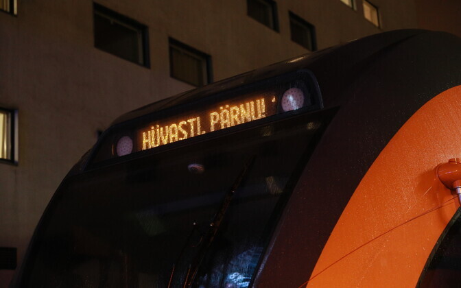 Laupäeval sõitis rong viimast korda Tallinnast Pärnusse, edaspidi sõidab rong vaid Lelleni.