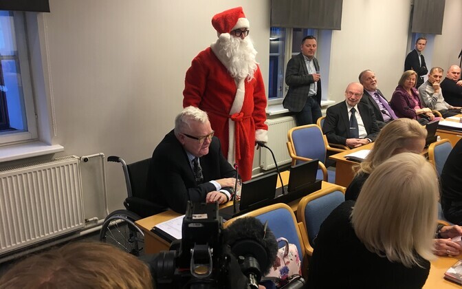 Edgar Savisaar Tallinna volikogu selle aasta viimasel istungil