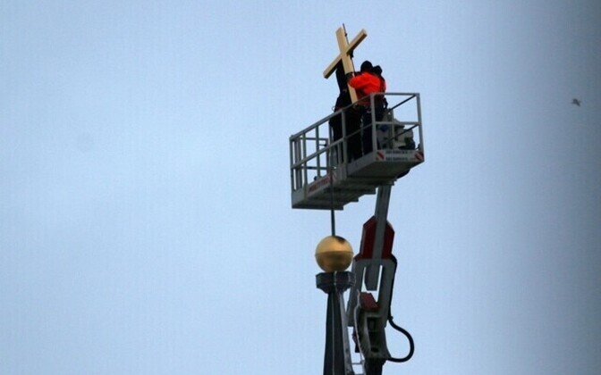 Jaani kiriku torn sai kullatud risti ja muna.