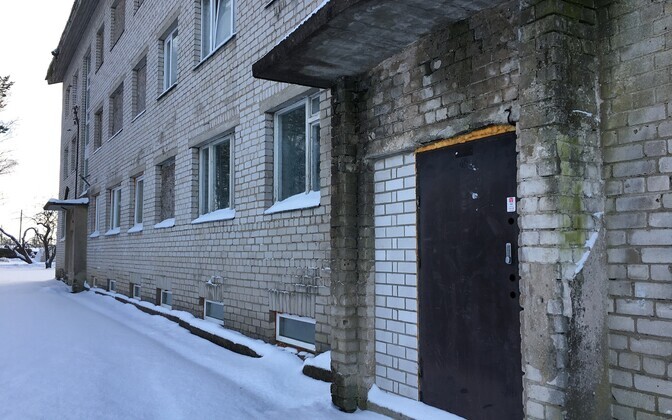 Kortermaja Viisus, kuhu müüdi 2013. aastal üheeuroseid kortereid.