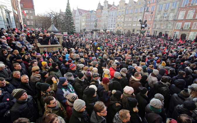 Pawel Adamowiczi matuseteenistus.