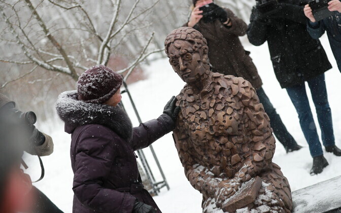 Открытие памятника супругам Лендерам.