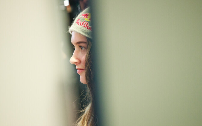 Встреча Келли Сильдару в Таллиннском аэропорту.