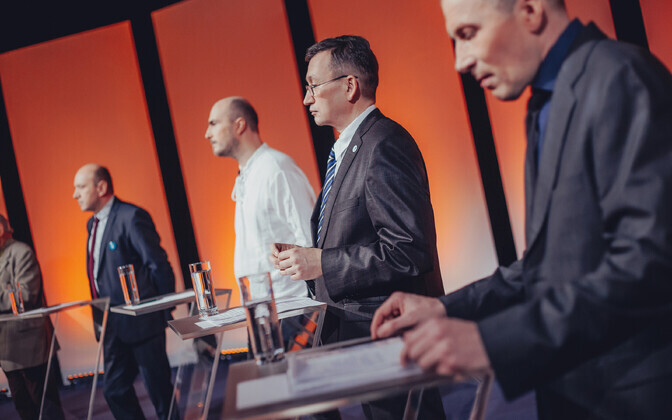 Вторая часть предвыборных дебатов был посвящен внешней политике и государственной обороне.