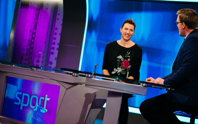 Laskesuusataja Tuuli Tomingas ja Alvar Tiisler ETV spordisaates