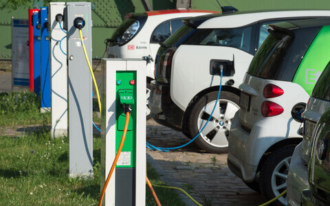 Elektrisõidukite laadimispaik