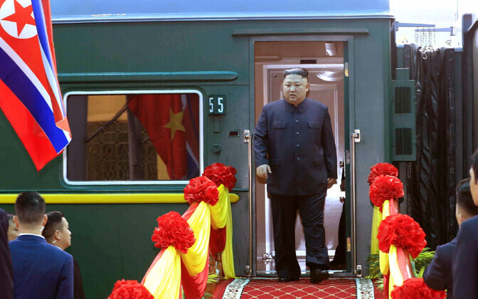 Ким Чен Ын и Дональд Трамп прибыли в Ханой.