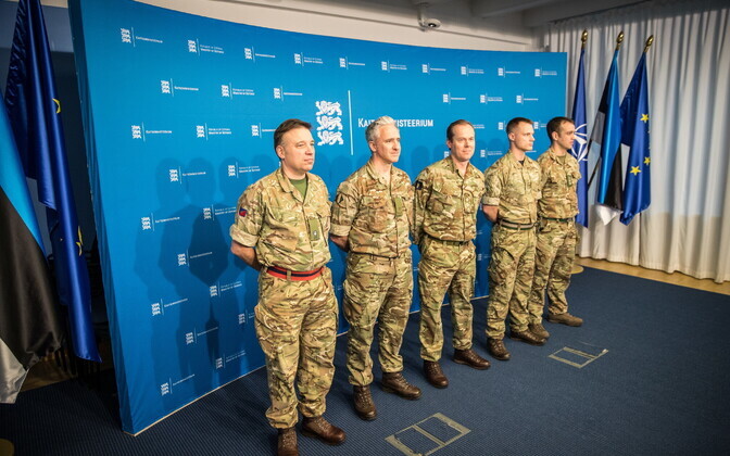 Eestis teenivad Ühendkuningriigi sõjaväelased said missioonimedalid.