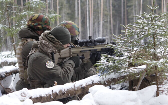 Viru pataljoni ajateenijad harjutasid koos Belgia liitlastega lahingtegevusi.