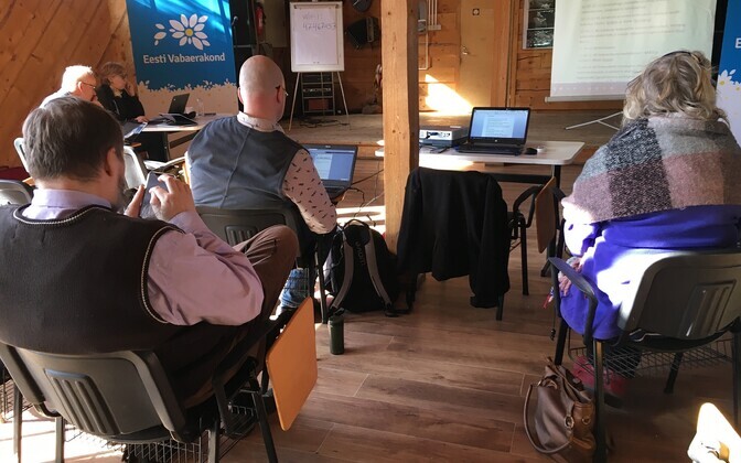 Kaul Nurm Vabaerakonna valimispeol.