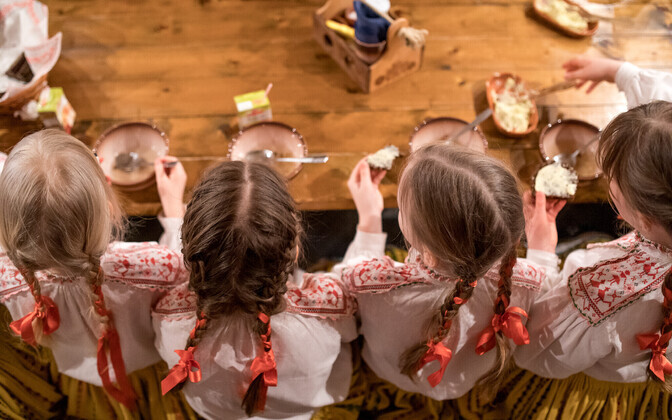 Суп для участников Праздника песни и танца начнут готовить в апреле. Оценить рецепт попросили юных певцов, танцоров, а также организаторов праздника.