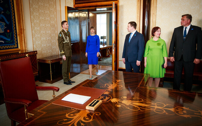 Президент Керсти Кальюлайд утвердила новое правительство Юри Ратаса в должности