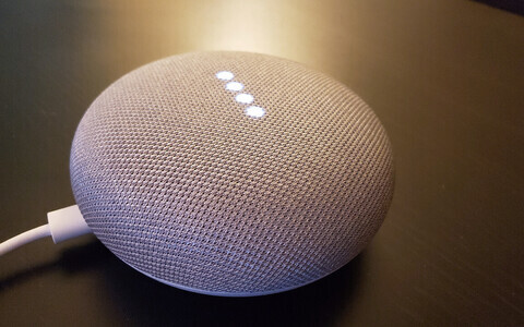 Google Home'i nutikõlar.