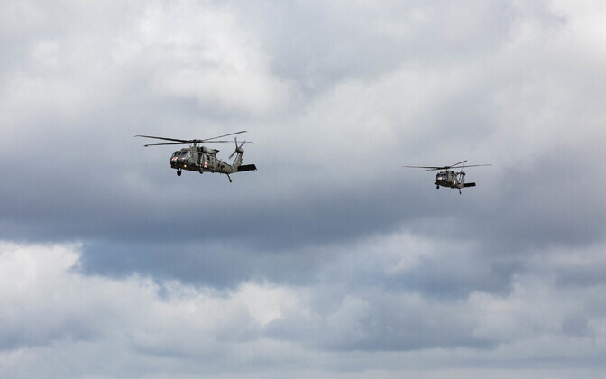 Kevadtormil osaleb kaks Ameerika Ühendriikide maaväe kopterit.