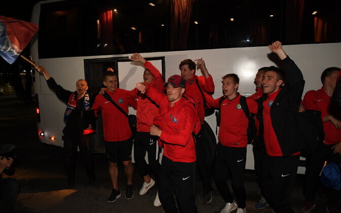 В Нарве торжественно встретили выигравший Кубок Эстонии 