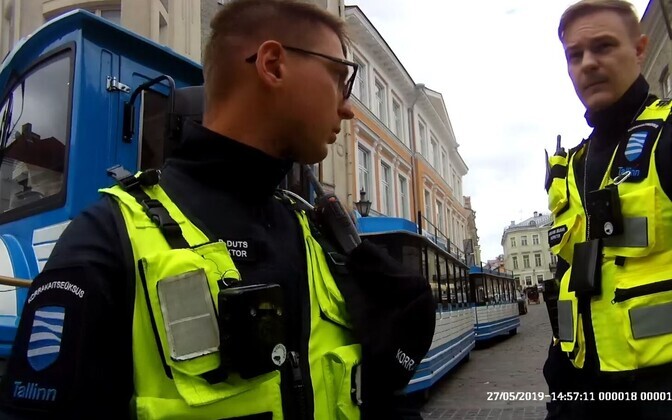 Tallinna munitsipaalpolitsei korrakaitsjad patrullimas.