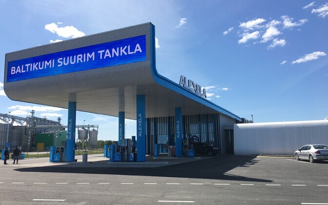 Alexela uus teenindusjaam ja kohvik Paia ristis.