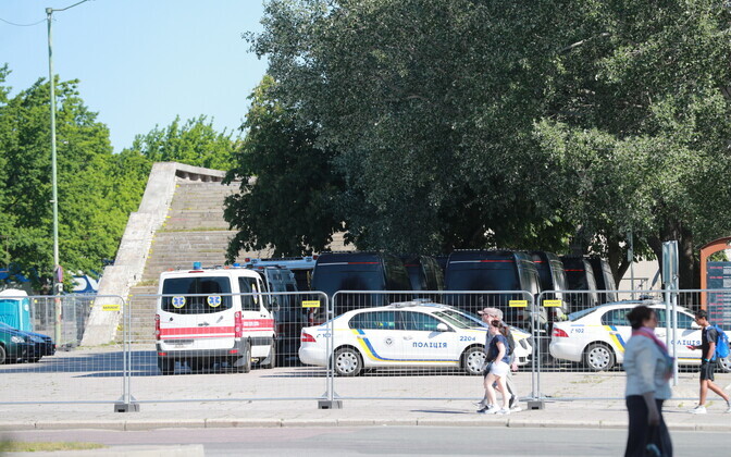 Судя по автопарку у Горхолла, действие нового шпионского боевика Нолана может происходить на Украине.