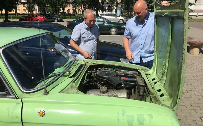 Айнар Рууссаар и Хендрик Агур в Кохтла-Ярве.