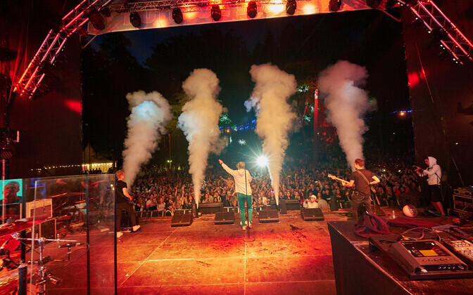 Концерт в Иванову ночь в Пюхаярве.