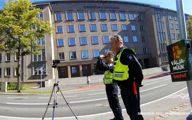 Mupo ja politsei ühisreid Gonsiori tänaval.