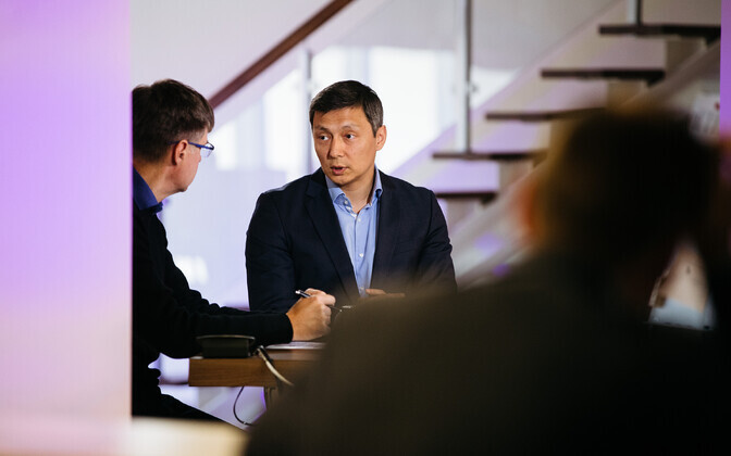 Михаил Кылварт в студии ERR.