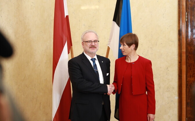 Президент Латвии Эгил Левитс встретился в Кадриорге с эстонским лидером Керсти Кальюлайд.