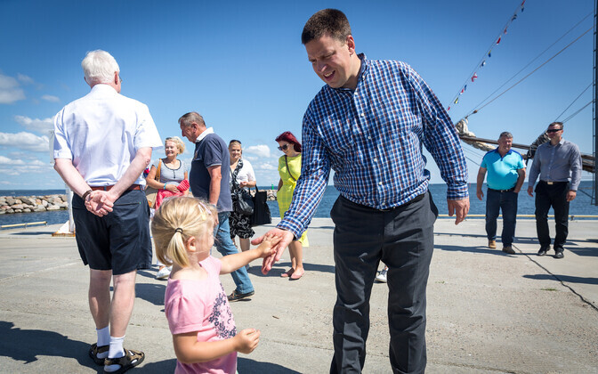 Prime Minister Jüri Ratas (Centre) visited several Western Estonian islands this week. July 2019.