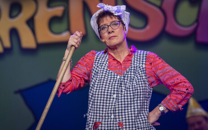 Annegret Kramp-Karrenbaueri ülesastumised karnevalidel läbi aegade.