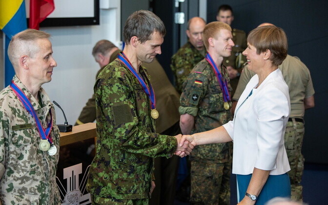 President õnnitles militaarvõistluse võitjaid ja tunnustas reservohvitsere
