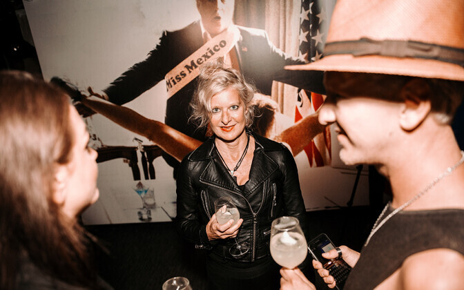 Открытие выставки британской художницы Элисон Джексон 