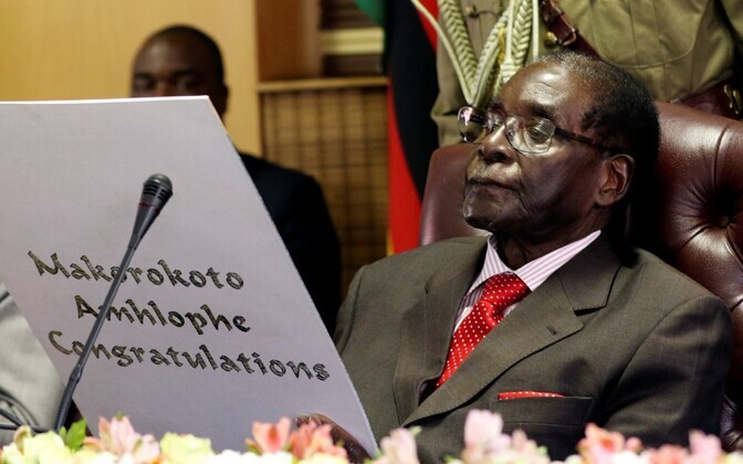 Robert Mugabe oma 93. sünnipäeval.