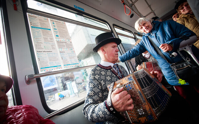 Heino Tartes esines trammis.