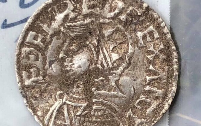 Найденные на Сааремаа серебряные монеты.