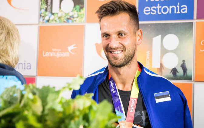 Встреча Магнуса Кирта в Таллиннском аэропорту.