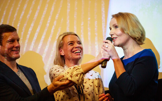 Lahutus Eesti moodi pressilinastus