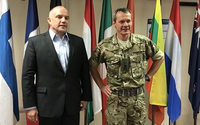 Kaitseminister Jüri Luik ja USA juhitava operatsiooni Inherent Resolve asejuht Ühendkuningriigi kindralmajor Gerald Strickland.