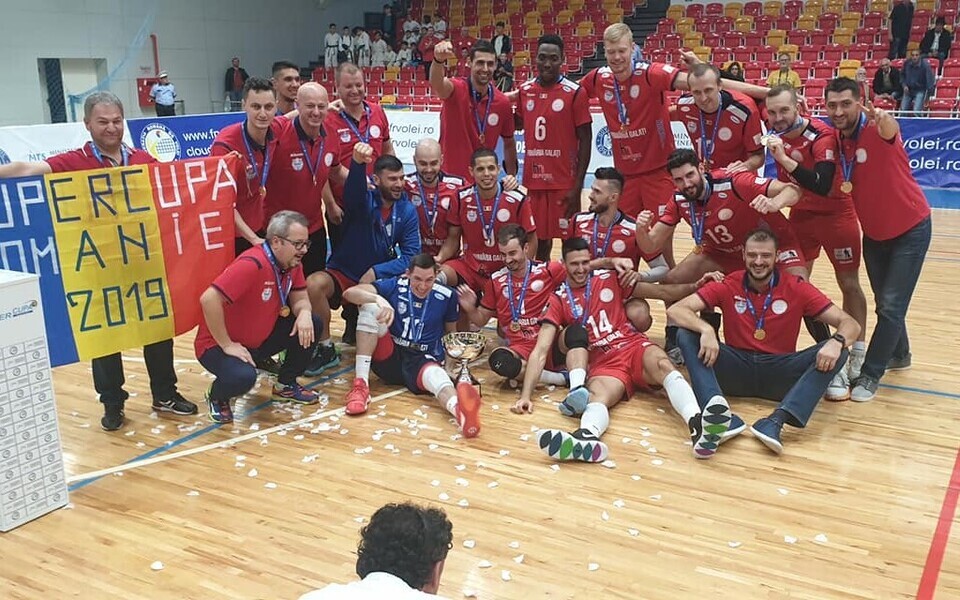 Kristo Kollo (paremalt teine) ja Galati Arcada v
