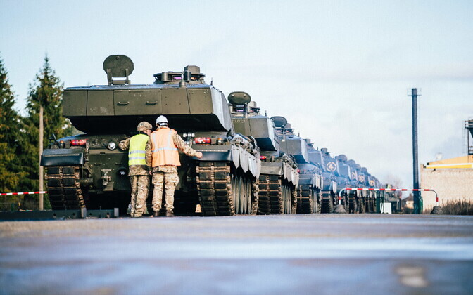 Briti relvajõudude uus tehnika jõudis Tapale
