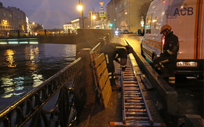 Otsingud Moika jõel.