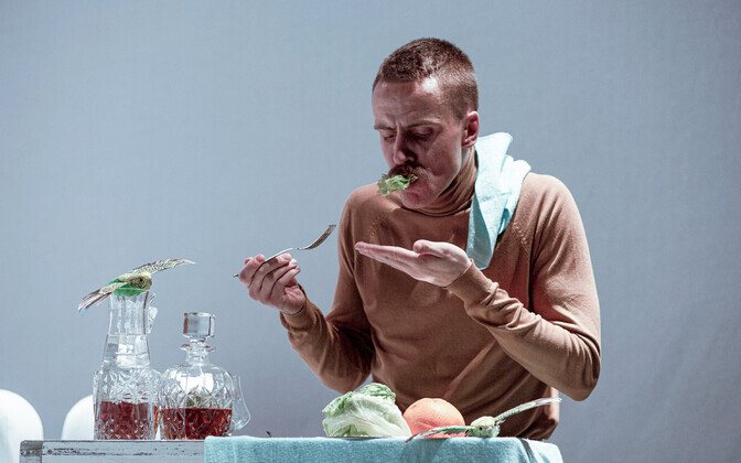Von Krahli Teatris esietendub Lauri Lagle lavastus “Paratamatus elada ühel ajal”