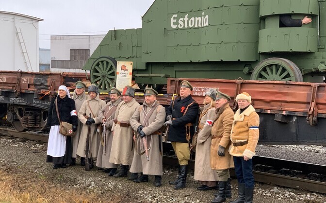 Бронепоезд 