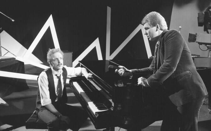 Ansambel Mahavok ETV stuudios: muusik Mikk Targo ja saatejuht Urmas Ott. 1986