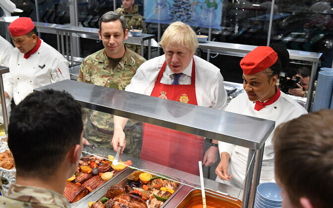 Boris Johnson külastas Tapa sõjaväelinnakut