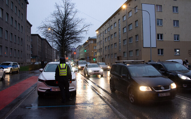 Bussiraja kontroll Gonsiori tänaval.